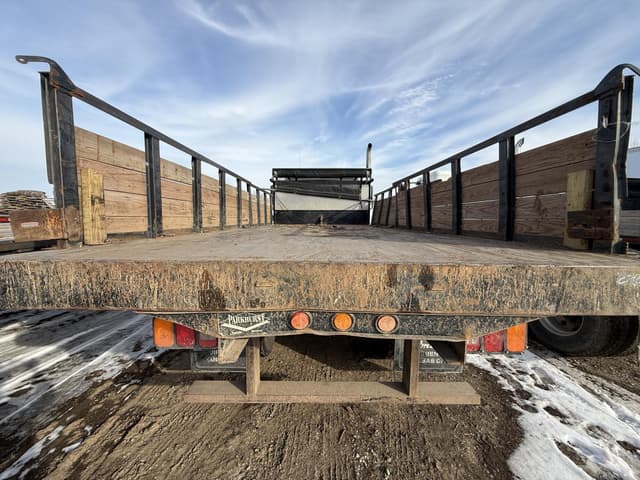 Image of Freightliner Business Class M2 106 equipment image 4