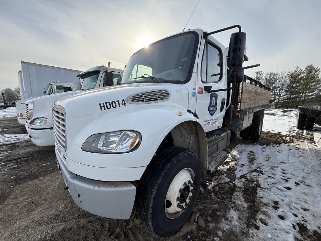 Image of Freightliner Business Class M2 106 Primary image