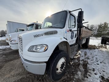 Main image Freightliner Business Class M2 106