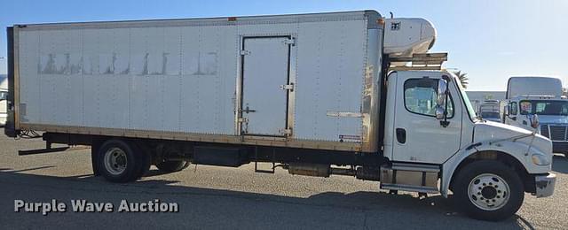 Image of Freightliner Business Class M2 106 equipment image 3