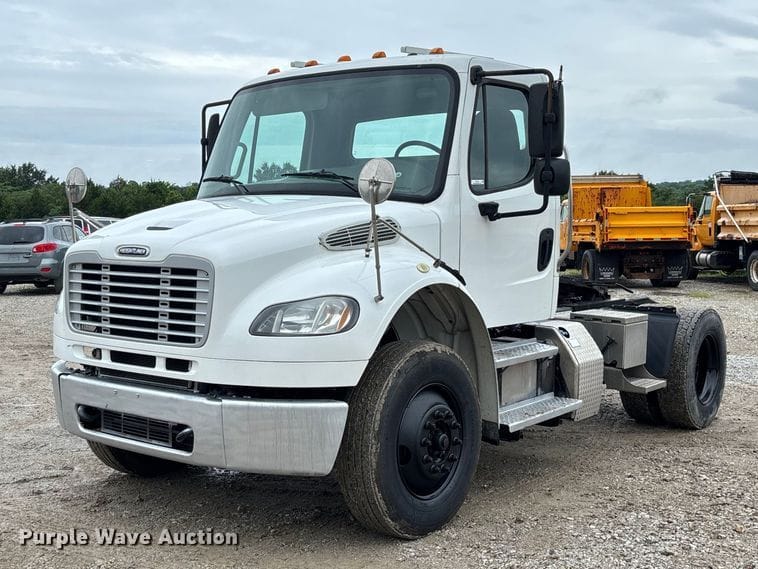2016 Freightliner Business Class M2 Equipment Image0