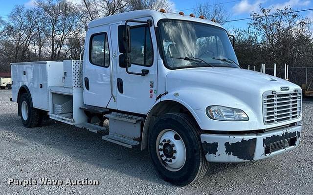 Image of Freightliner Business Class M2 106 equipment image 2