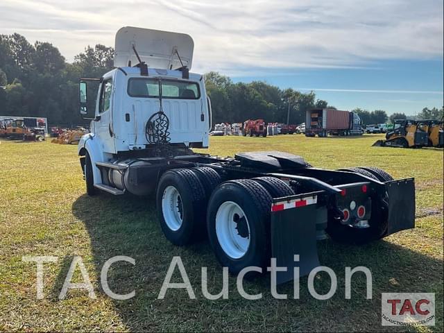 Image of Freightliner Business Class M2 112 equipment image 2