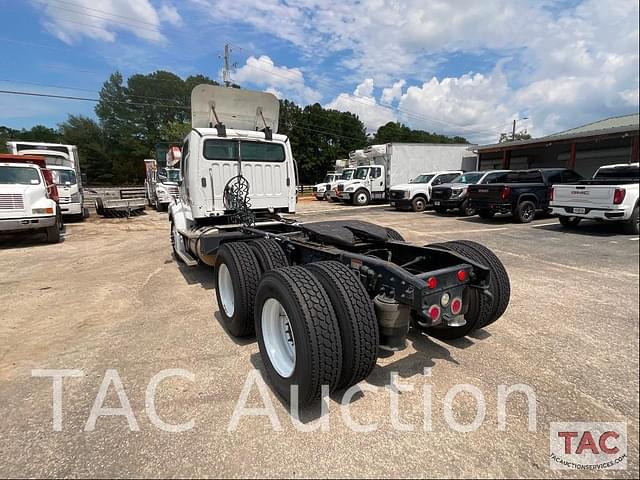 Image of Freightliner Business Class M2 112 equipment image 2