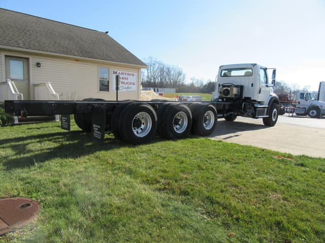 Image of Freightliner Business Class M2 112 equipment image 2