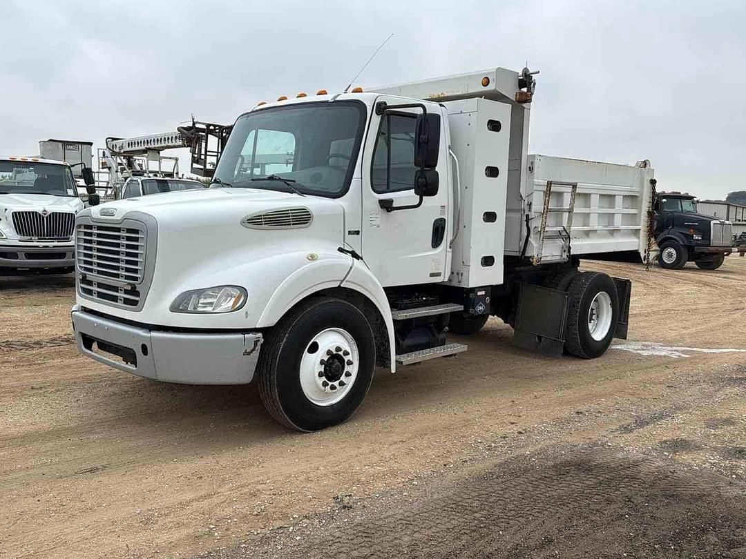 Image of Freightliner Business Class M2 112 Primary image