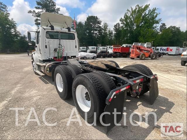 Image of Freightliner Business Class M2 112 equipment image 2