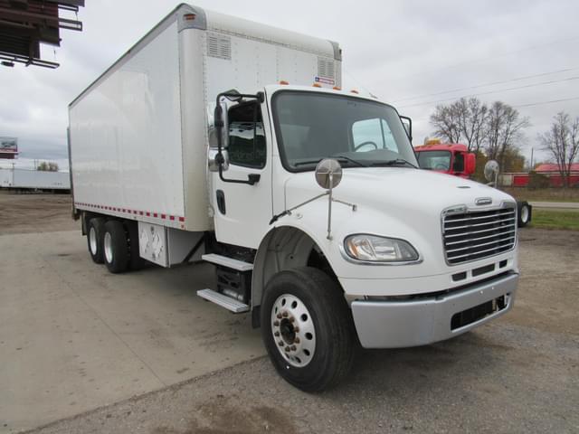Image of Freightliner Business Class M2 112 equipment image 1