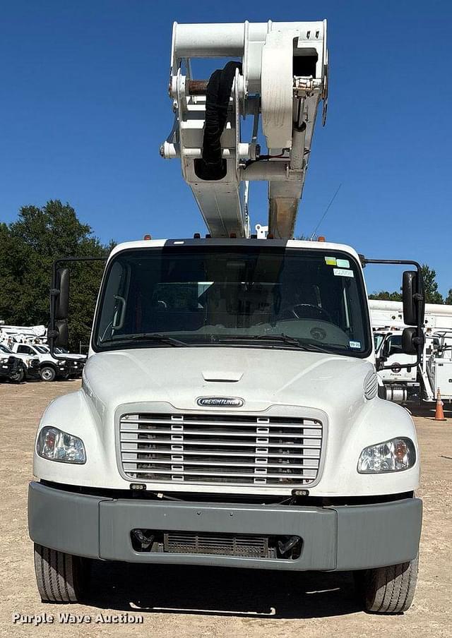 Image of Freightliner Business Class M2 equipment image 1