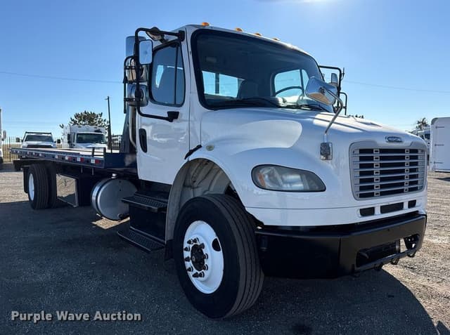 Image of Freightliner Business Class M2 equipment image 2