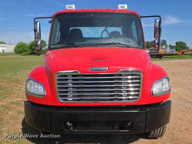 Image of Freightliner Business Class M2 equipment image 1