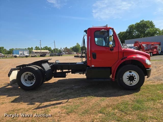 Image of Freightliner Business Class M2 equipment image 3