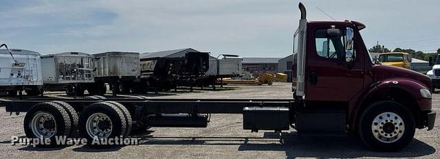 Image of Freightliner Business Class M2 equipment image 3