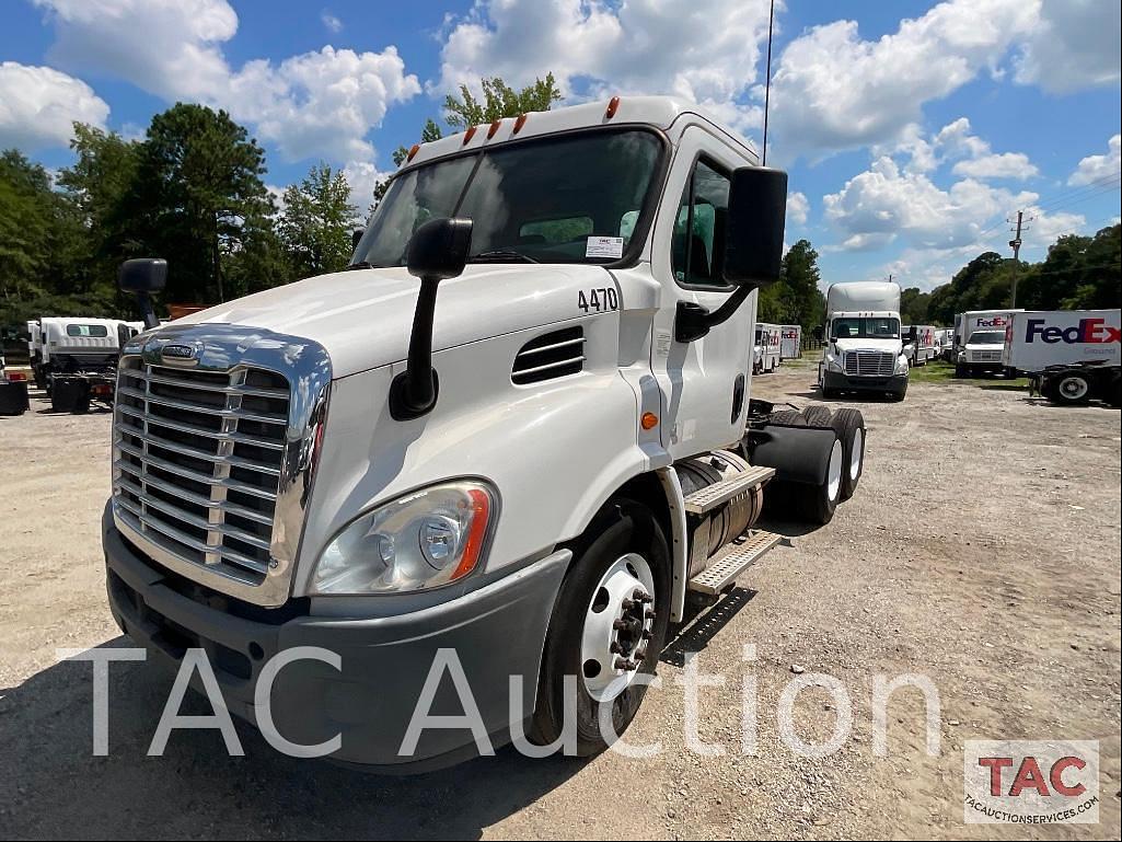 Image of Freightliner Cascadia 113 Primary image