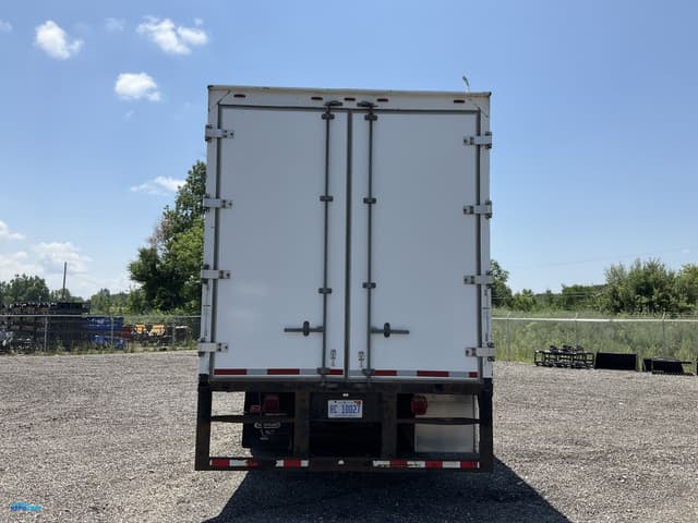 Image of Freightliner Cascadia 113 equipment image 3