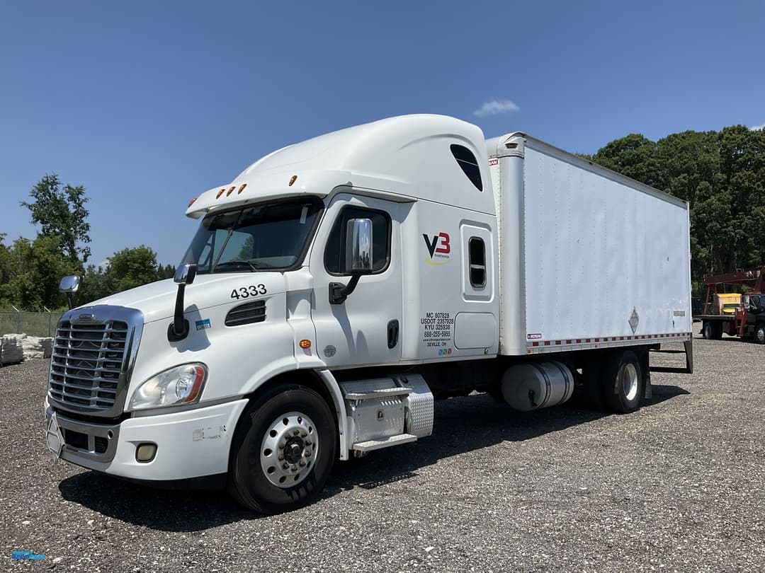 Image of Freightliner Cascadia 113 Primary image