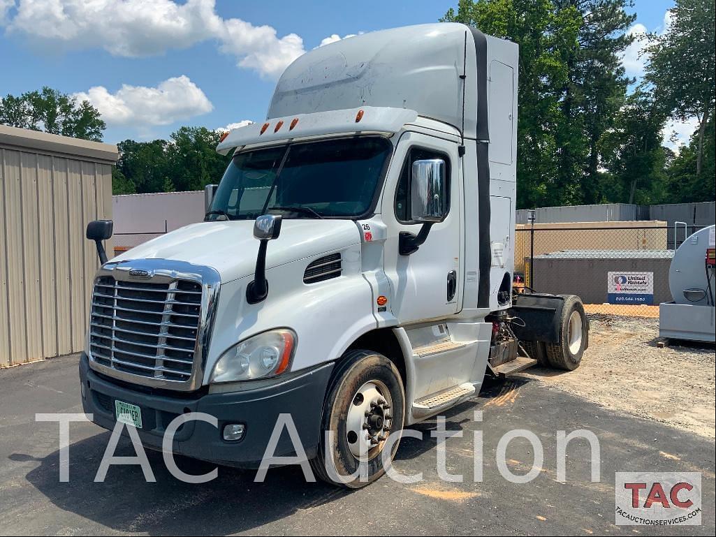 Image of Freightliner Cascadia 113 Primary image