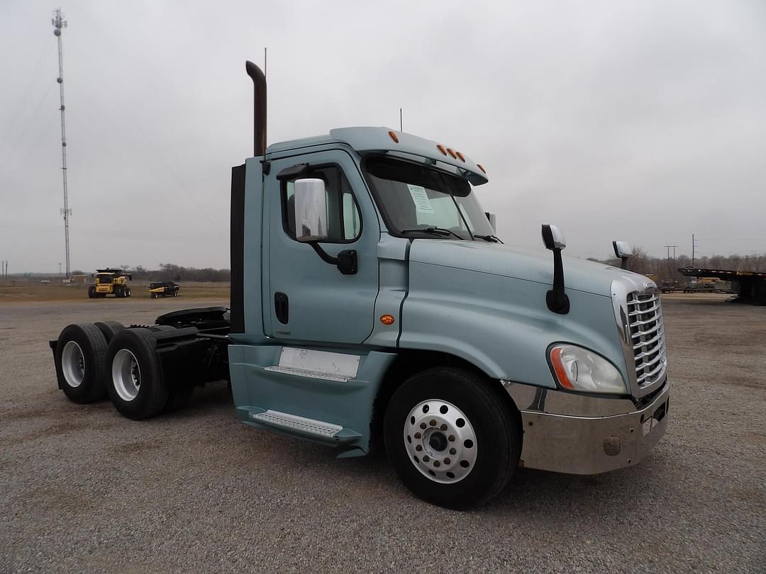 Image of Freightliner Cascadia 113 Primary image