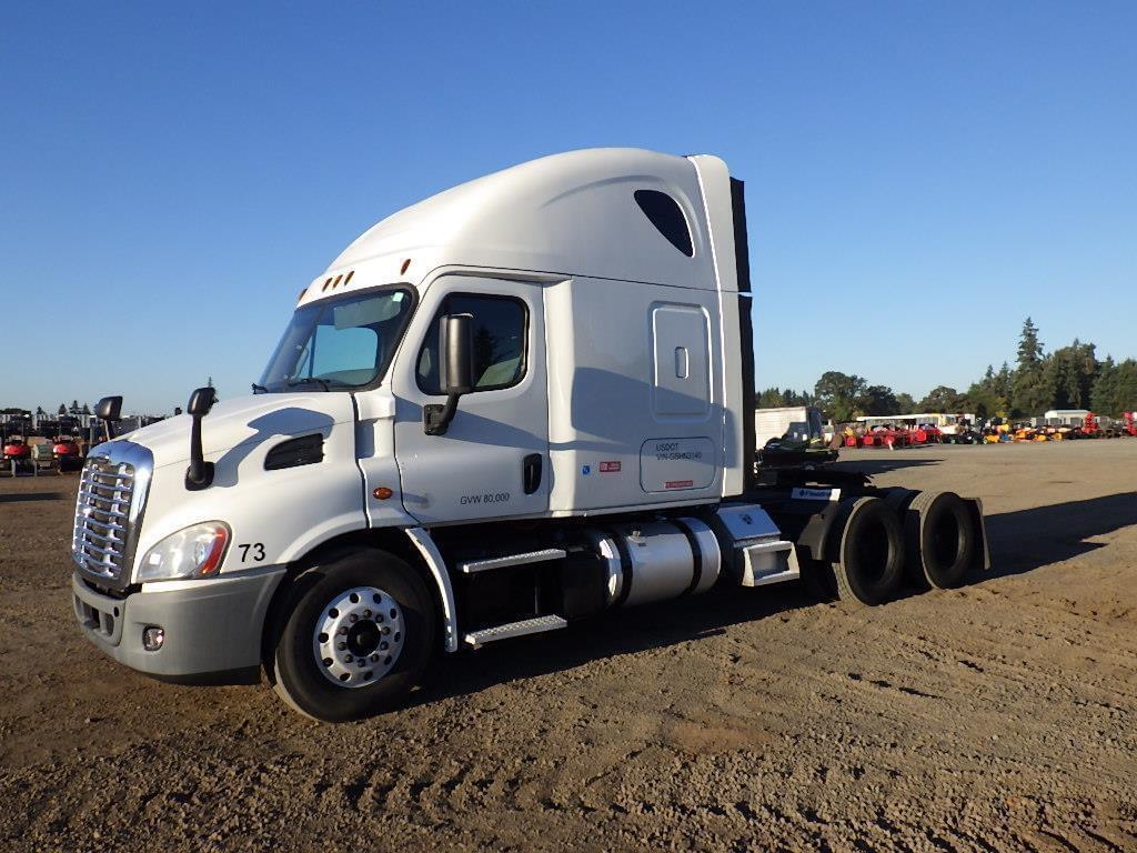 Image of Freightliner Cascadia 113 Primary image