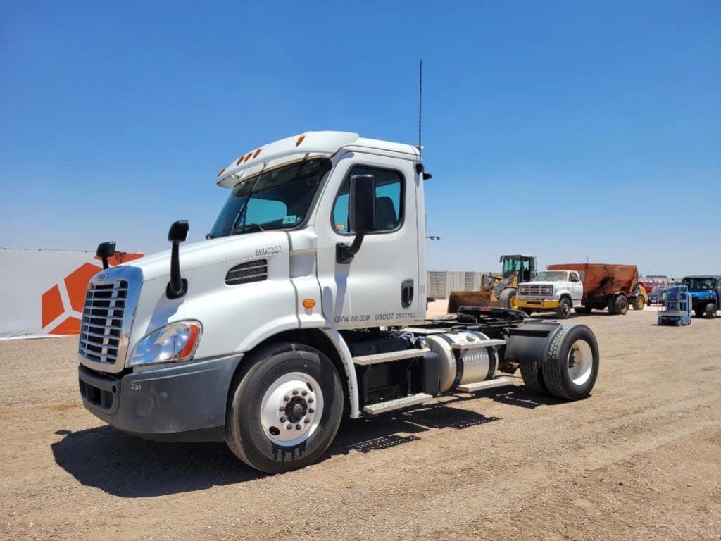 2016 Freightliner Cascadia 113 Equipment Image0