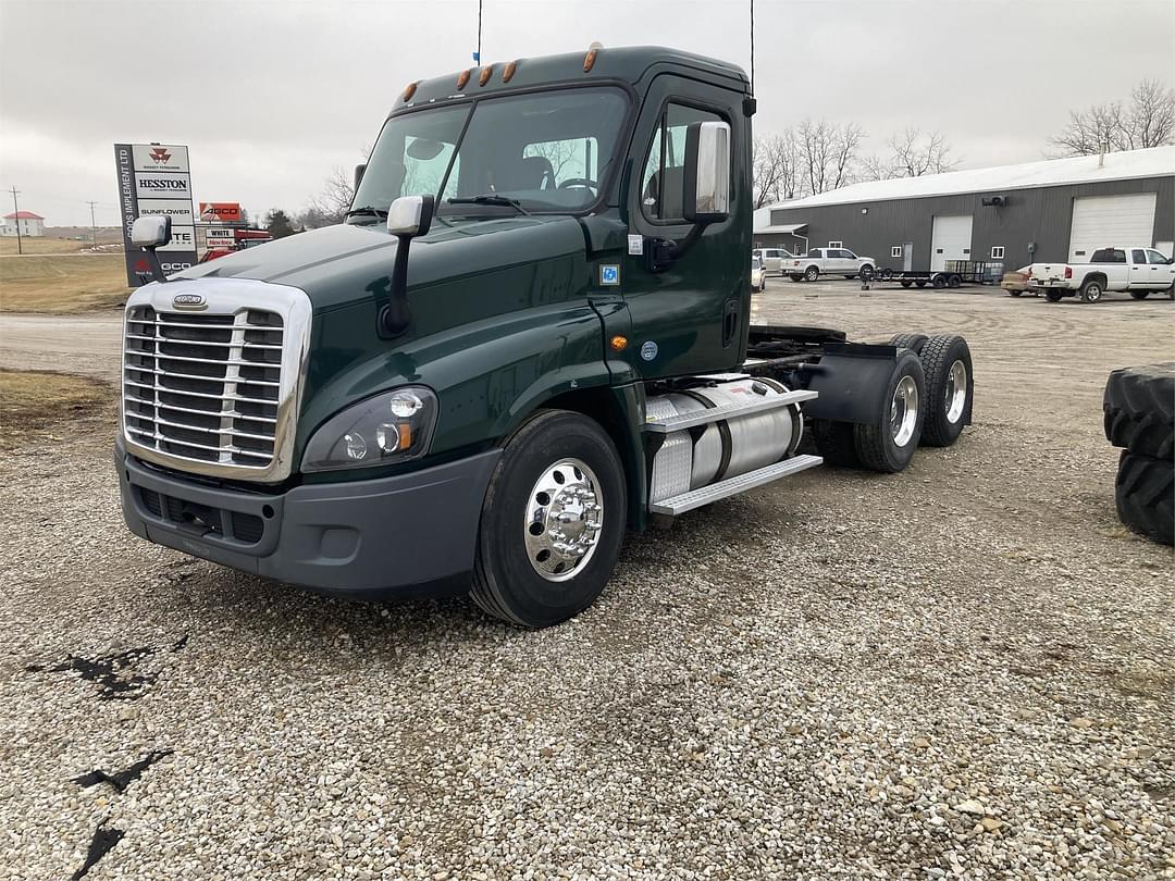 Image of Freightliner Cascadia 125 Primary image