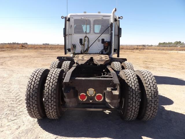 Image of Freightliner Cascadia 125 equipment image 4