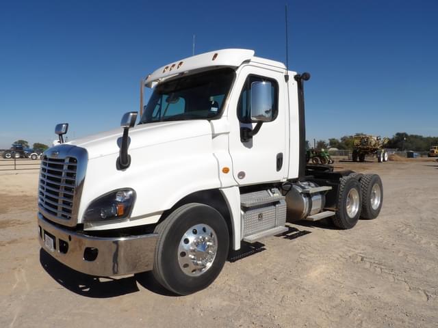 Image of Freightliner Cascadia 125 equipment image 1