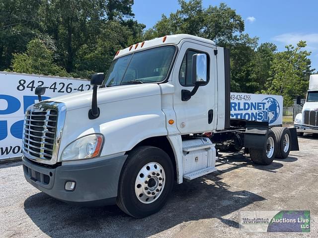 Image of Freightliner Cascadia 125 equipment image 1