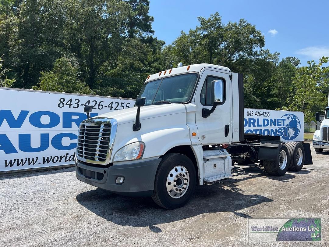 Image of Freightliner Cascadia 125 Primary image