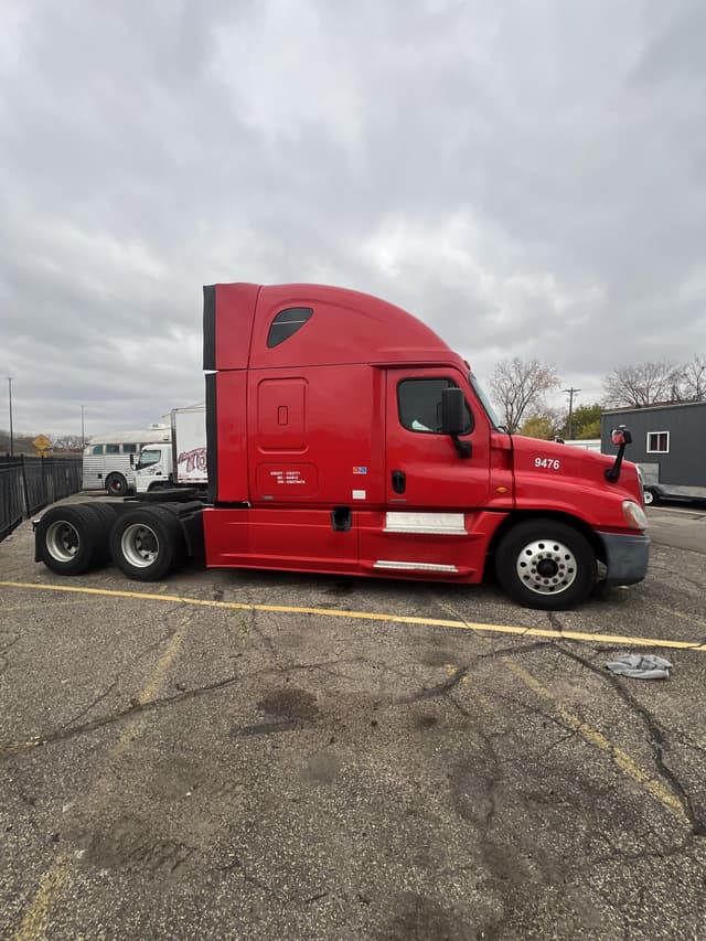 Image of Freightliner Cascadia 125 equipment image 1