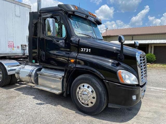 Image of Freightliner Cascadia 125 equipment image 1