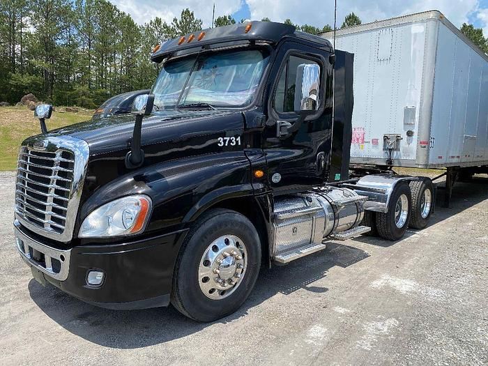 2016 Freightliner Cascadia 125 Equipment Image0