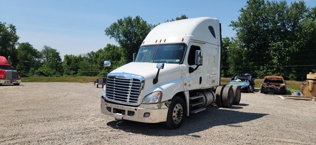 2016 Freightliner Cascadia 125 Equipment Image0