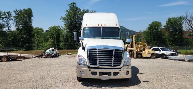 Image of Freightliner Cascadia 125 equipment image 1