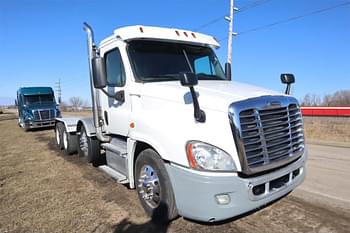 2016 Freightliner Cascadia 125 Equipment Image0