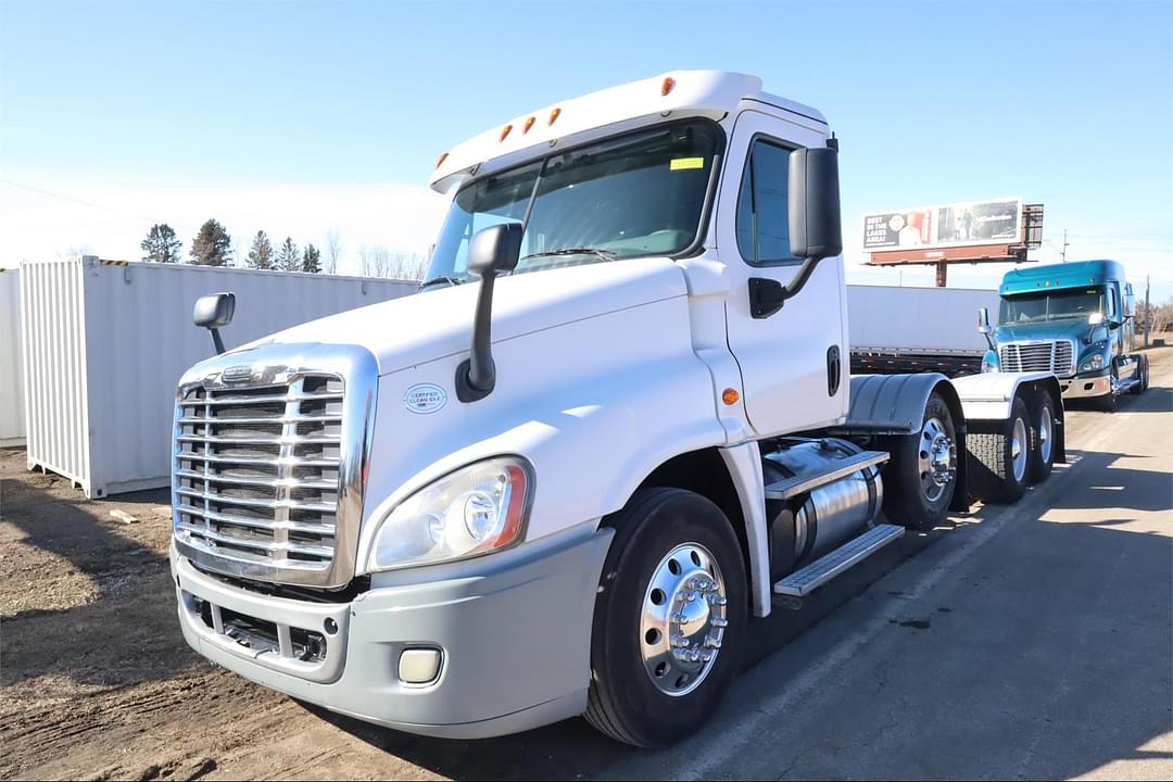 Image of Freightliner Cascadia 125 Image 1