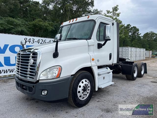 Image of Freightliner Cascadia 125 equipment image 1