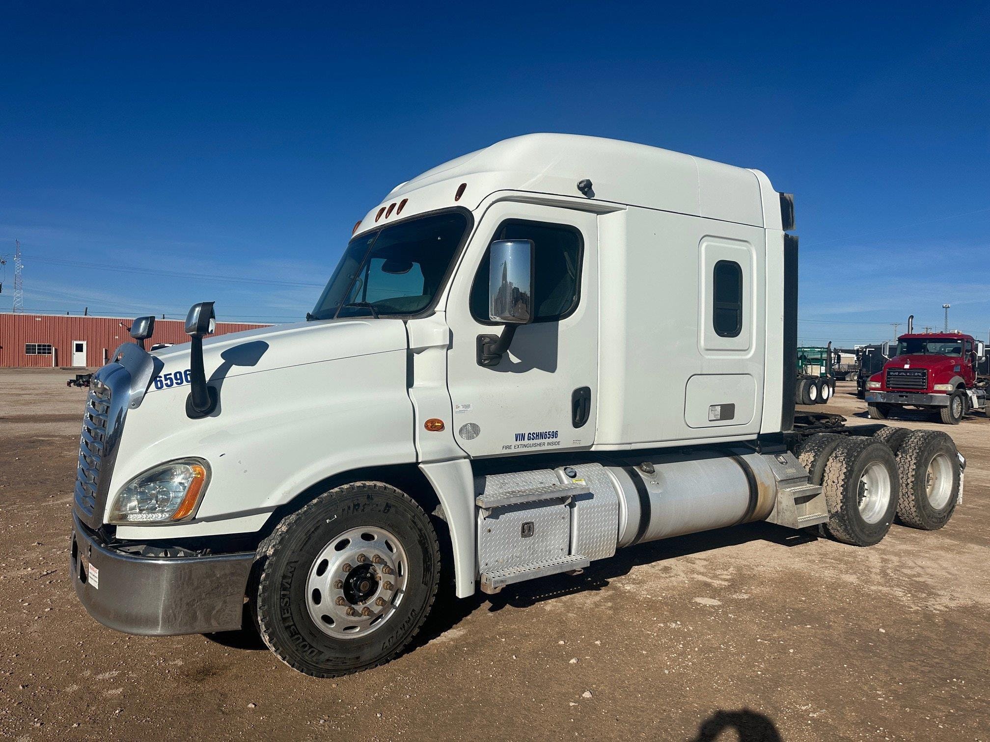2015 Freightliner Cascadia 125 Equipment Image0