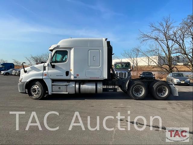 Image of Freightliner Cascadia 125 equipment image 1
