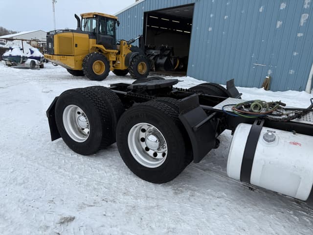 Image of Freightliner Cascadia 125 equipment image 4