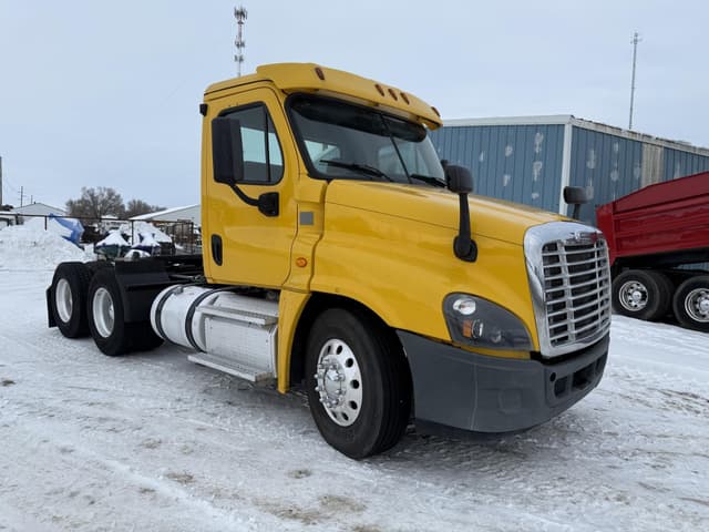 Image of Freightliner Cascadia 125 equipment image 1