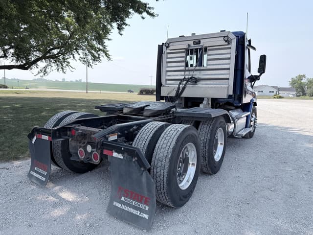 Image of Freightliner Cascadia 125 equipment image 4