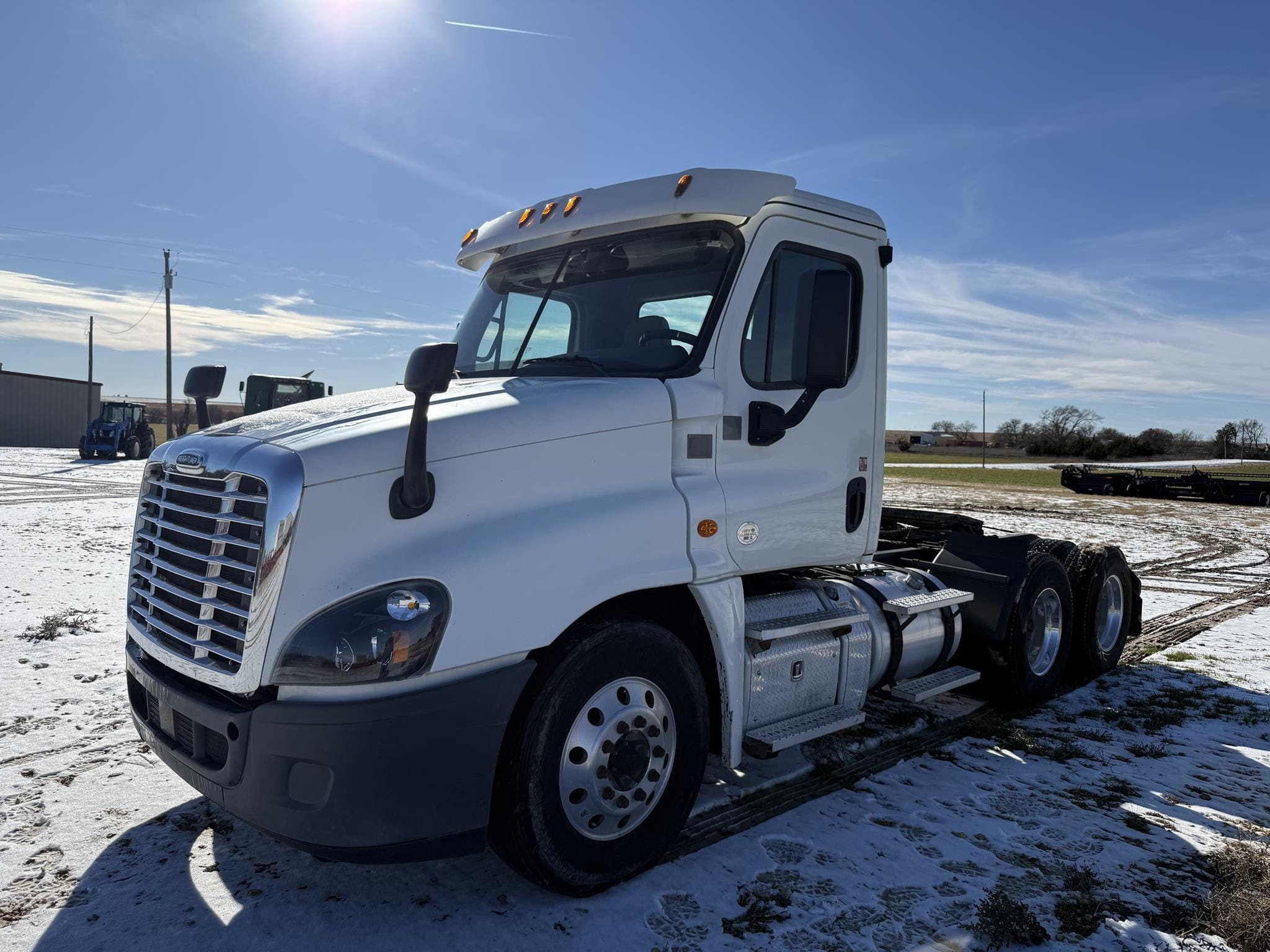 2016 Freightliner Cascadia 125 Equipment Image0