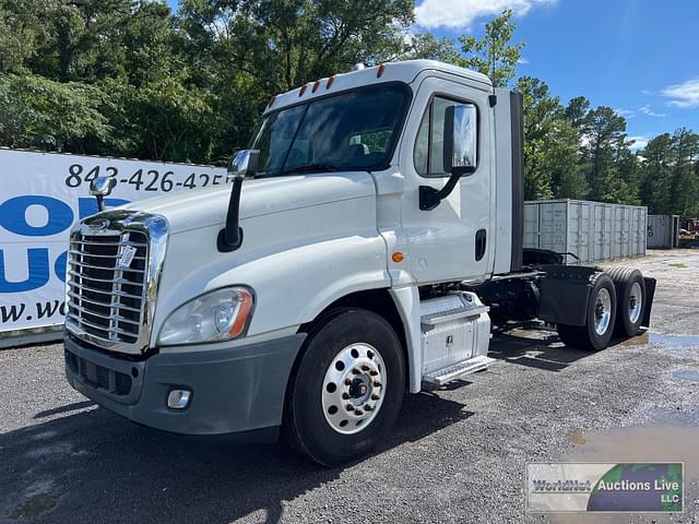 Image of Freightliner Cascadia 125 equipment image 1