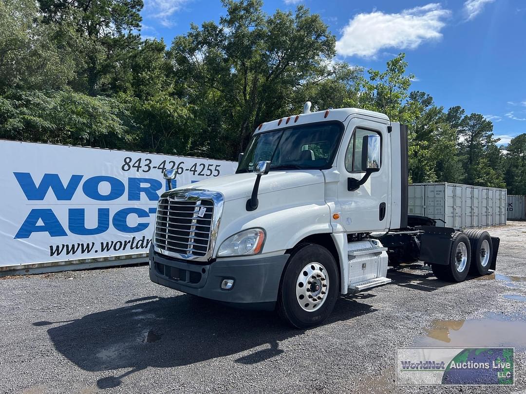 Image of Freightliner Cascadia 125 Primary image