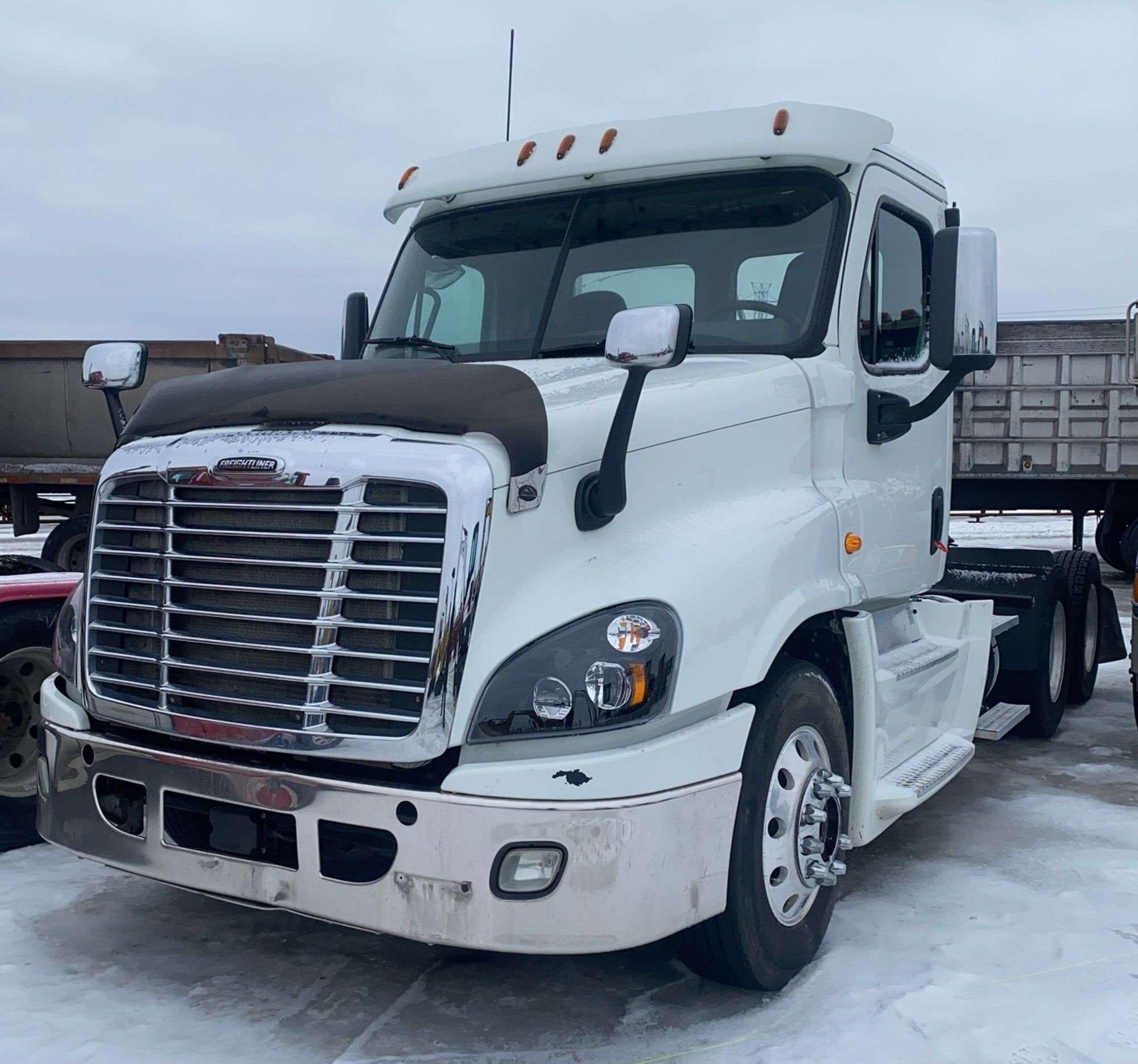 2016 Freightliner Cascadia 125 Equipment Image0