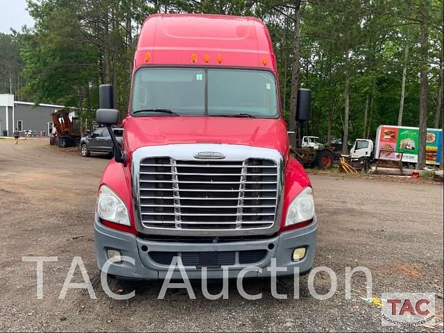 Image of Freightliner Cascadia 125 equipment image 1