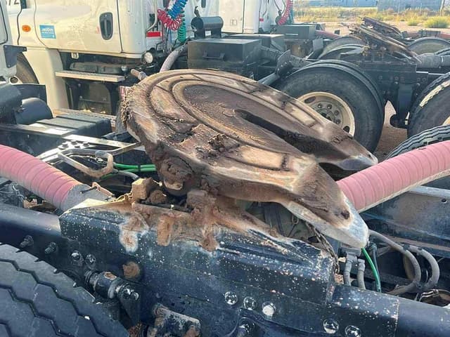 Image of Freightliner Cascadia 125 equipment image 3