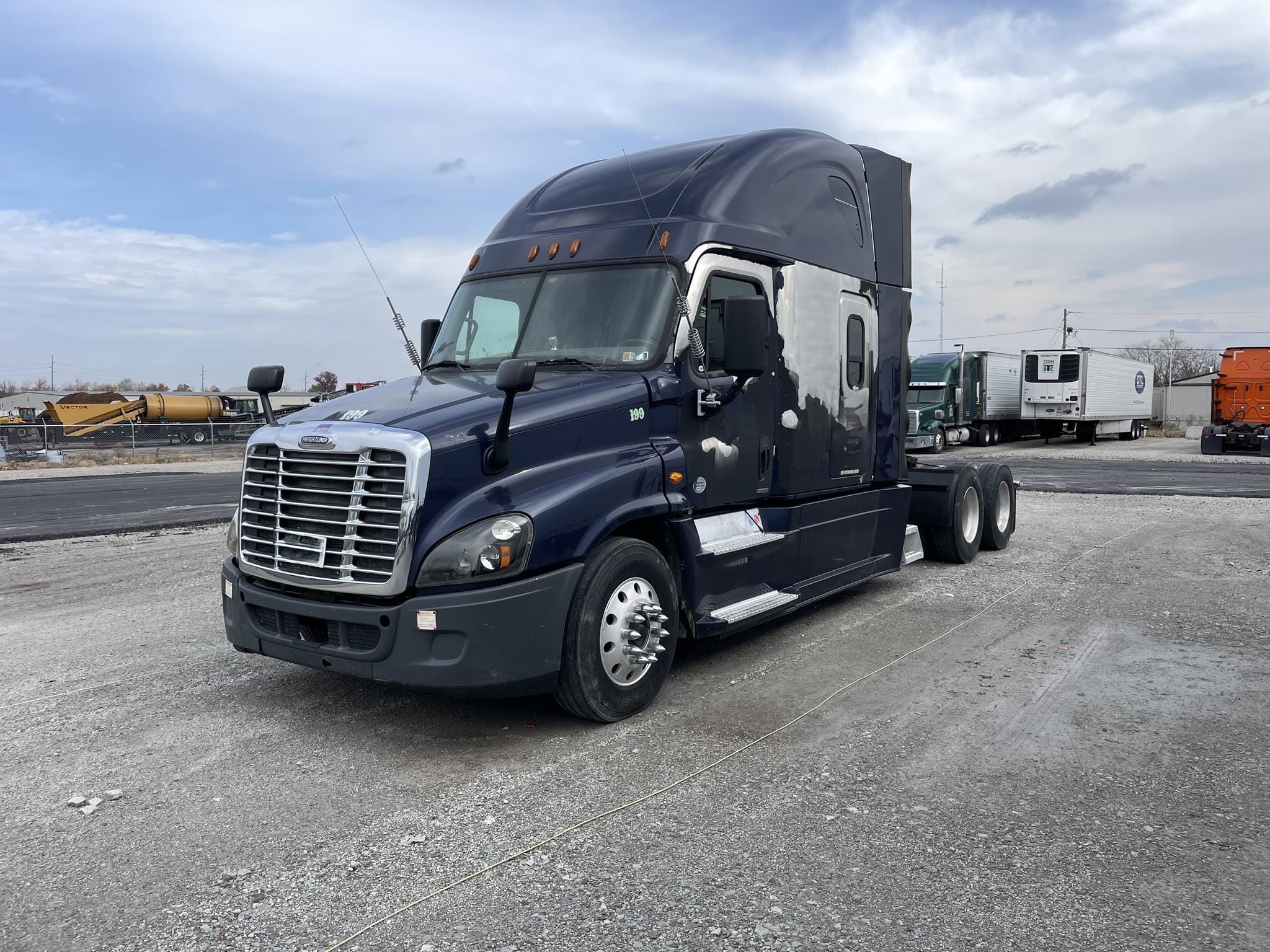 2016 Freightliner Cascadia 125 Evolution Equipment Image0