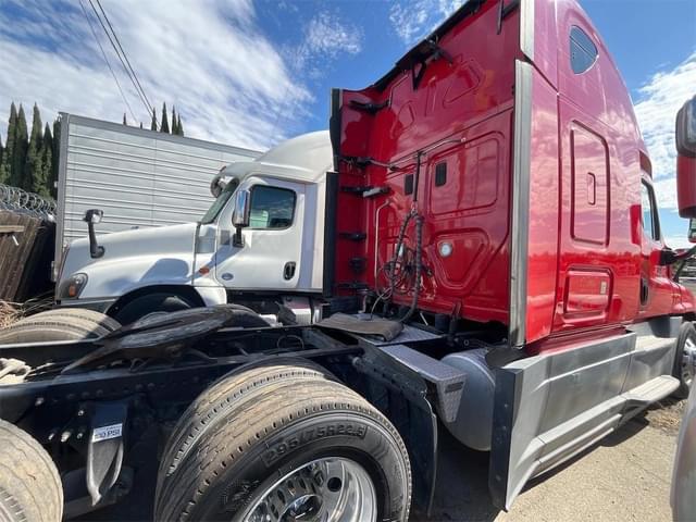 Image of Freightliner Cascadia 125 Evolution equipment image 3